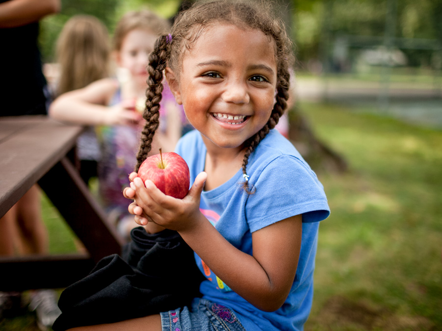 eating-apples